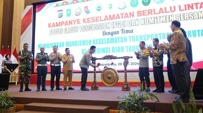 Foto: Kapolda membuka kampanye lalu lintas (Dok Polda Riau)