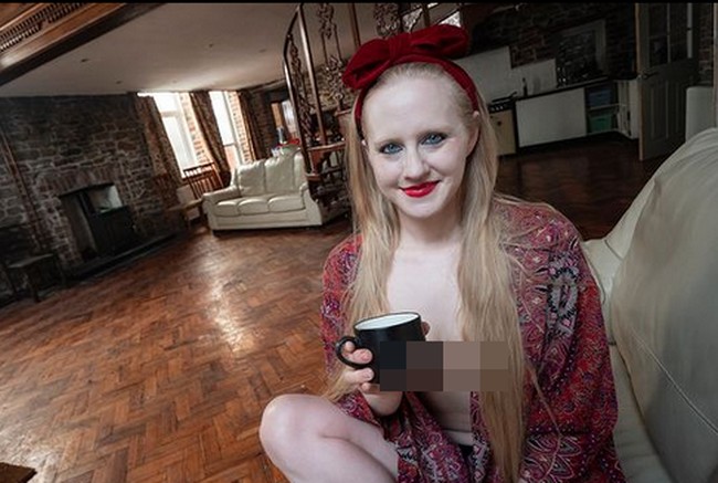 Wanita asal Wales itu menghabiskan sebagian besar waktunya tanpa busana, merasakan kebebasan yang menurutnya tak bisa didapatkan dengan mengenakan pakaian. Foto: dok. Instagram/ @lucymuseuk