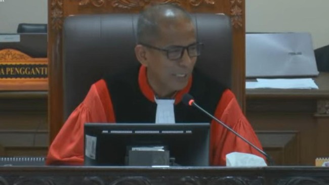 Tiada Hari Tanpa Jokes Bapak-bapak di MK Saat Sengketa Pilkada