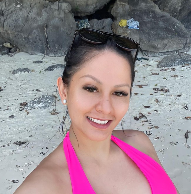 Melalui akun Instagram pribadinya influencer kelahiran 1988 itu kerap membagikan aktivitas olahraga serta momen-momen liburannya. Memiliki paras cantik dan tubuh langsing, unggahan Jessica pun kerap banjir pujian netizen. Foto: Instagram/@jessicajuliantiano