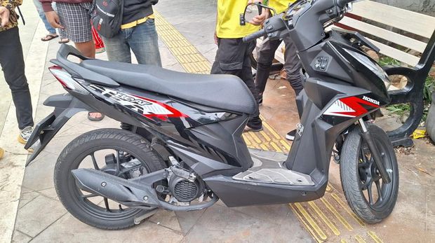 Kecelakaan maut terjadi di Serpong, Tangerang Selatan (Tangsel), Banten. Seorang mahasiswi berinisial EW (20) tewas akibat terlindas truk. (dok Istimewa)