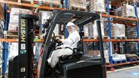 Komitmen Nestlé Indonesia terhadap pengembangan karyawan tidak hanya berlaku di tempat kerja, tetapi juga melalui berbagai inisiatif yang dirancang untuk membina talenta muda dan meningkatkan kemampuan sumber daya manusia. Melalui inisiatif Nestlé Needs YOUth, lebih dari 100.000 talenta muda telah diberdayakan melalui program seperti Nestlé Management Trainee, NESTERNSHIP, YES! Internship, SETARA, dan program pelatihan kerja GEMILANG. 