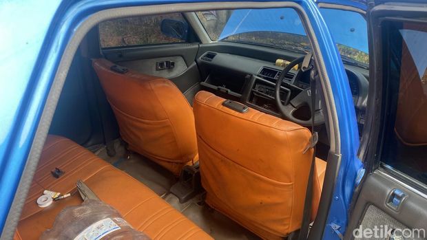 Kondisi mobil yang dipreteli di Ring Road Barat, Sleman, Selasa (28/5/2024).