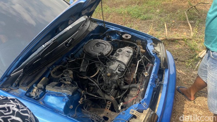 Kondisi mobil yang dipreteli di Ring Road Barat, Sleman, Selasa (28/5/2024).