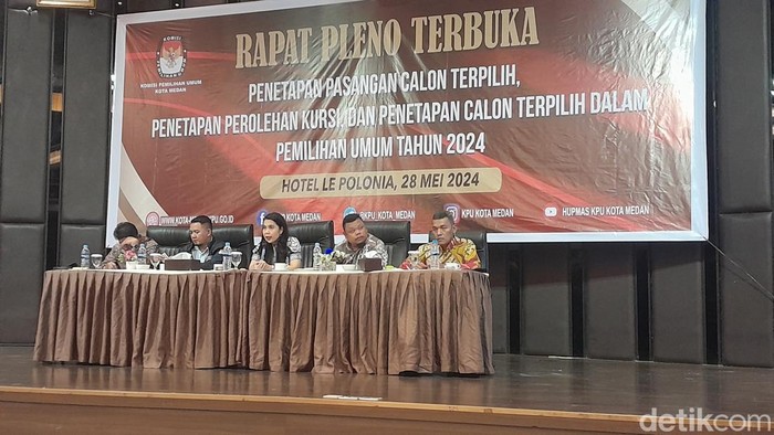 KPU Medan tetapkan 50 anggota DPRD Medan periode 2024-2029 (Foto: Nizar Aldi/detikSumut)