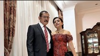 Mayangsari termasuk artis yang cukup aktif di media sosial Instagramnya. Ia sering membagikan momen-momen bahagia bersama suami, anak, dan teman-temannya. Foto: Instagram @mayangsari_official