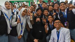 Alan Walker Bikin Heboh Siswa SMA di Medan
