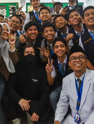 Alan Walker Bikin Heboh Siswa SMA di Medan
