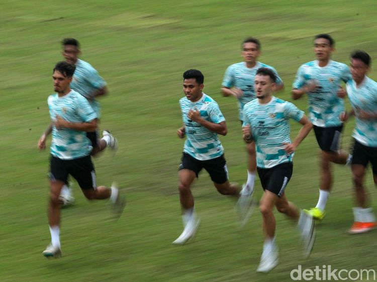 Latihan Perdana Timnas Jelang Lawan Tanzania