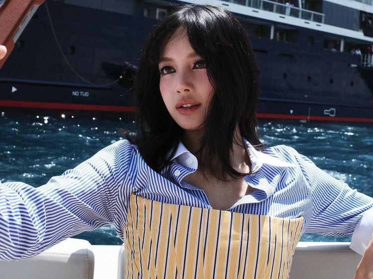 Lisa BLACKPINK Naik Kapal Pesiar, Bikin Iri Para Penggemar