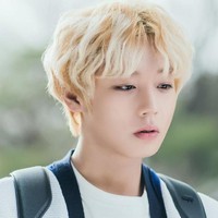 Langganan jadi sad boy. Park Ji Hoon dikisahkan sebagai anak broken home dan berasal dari keluarga yang tidak baik-baik saja. Aktingnya bikin penonton drama Korea At a Distance Spring is Green, Weak Hero Class 1, dan Love Song for Illusion mewek. Foto: Instagram