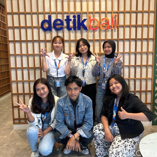 Mahasiswa magang merdeka batch 7 di detikBali. (Zheerlin Larantika Djati Kusuma/detikBali)