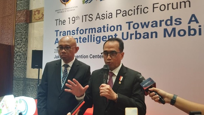 Menteri Perhubungan Minta Garuda Indonesia Tingkatkan Pelayanan Haji Pasca Kritik Keterlambatan