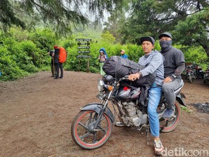 Ojek Gunung Merbabu, Pangkas Pendakian Juga Bantu yang Kebelet