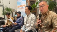 Total premi di Q1-2024, mengalami kontraksi sebesar 15,6% dari Rp2,1 triliun pada Q1-2023, menjadi Rp1,7 triliun di Q1 tahun ini. Hal ini disebabkan oleh perlambatan dari produk asuransi jiwa kredit (AJK) yang mengalami kontraksi cukup signifikan dari Q1-2023 sebesar Rp877,8 miliar menjadi Rp617,0 miliar di Q1-2024. 
