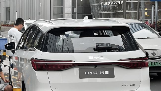 Penampakan calon mobil MPV listrik BYD