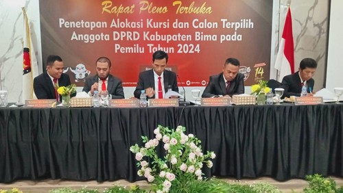 Rapat pleno terbuka KPU penetapan alokasi kursi dan 45 calon anggota DPRD Kabupaten Bima terpilih pada Pemilu 2024, Selasa, (28/5/2024).