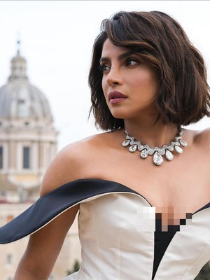 8 Artis India Paling Cantik