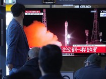Roket Pembawa Satelit Mata-mata Korut Meledak di Udara