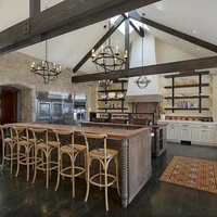 Permasalahan hukum antara Katy Perry dan Carl Westcott terkait rumah mewah ini bermula pada empat tahun lalu saat pengusaha dealer mobil itu menandatangani kesepakatan untuk menjual mansion tersebut seharga US$15 juta kepada manajer bisnis Perry, Bernie Gudvi, yang bertindak atas namanya. Namun, Westcott berubah pikiran dan mencoba membatalkannya hanya beberapa hari kemudian. Foto: Dok. Village Properties