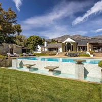 Inilah rumah baru Katy Perry dan Orlando Bloom. Estate terpencil di Montecito, Santa Barbara, California harganya mencapai US$ 15 juta atau sekitar Rp 241 miliar. Foto: Dok. Village Properties