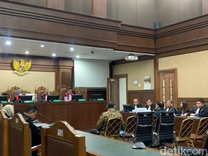 Terbukti Jadi Perantara Achsanul Qosasi, Sadikin Rusli Divonis 2,5 Tahun Bui