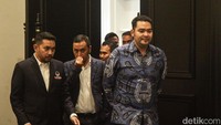Mereka adalah Dominggus Mandacan (Cagub Papua Barat), Befa Yogibalom (Cagub Papua Pegunungan), Teuku Irwan Djohan (Cawalkot Banda Aceh), H. Paisal (Cabup Dumai), Jhony Banua Rouw (Cawalkot Kota Jayapura) dan Sukirman (Cabup Bangka Barat).  