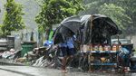 Topan Remal Picu Banjir di India