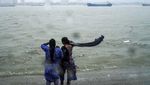 Topan Remal Picu Banjir di India