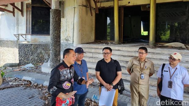 Wali Kota Surabaya Ei Cahyadi sidak TRS dan THR.
