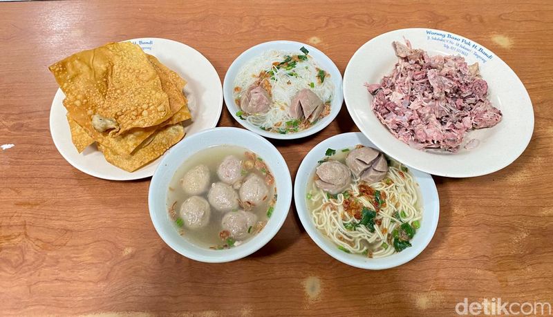 Warung Bakso Paling Legendaris di Tangerang Sudah Berjualan Sejak 1967