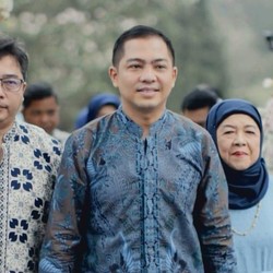 Selamat! Ade Govinda Raih Piala AIM 2025 Bareng Ernie Zakri