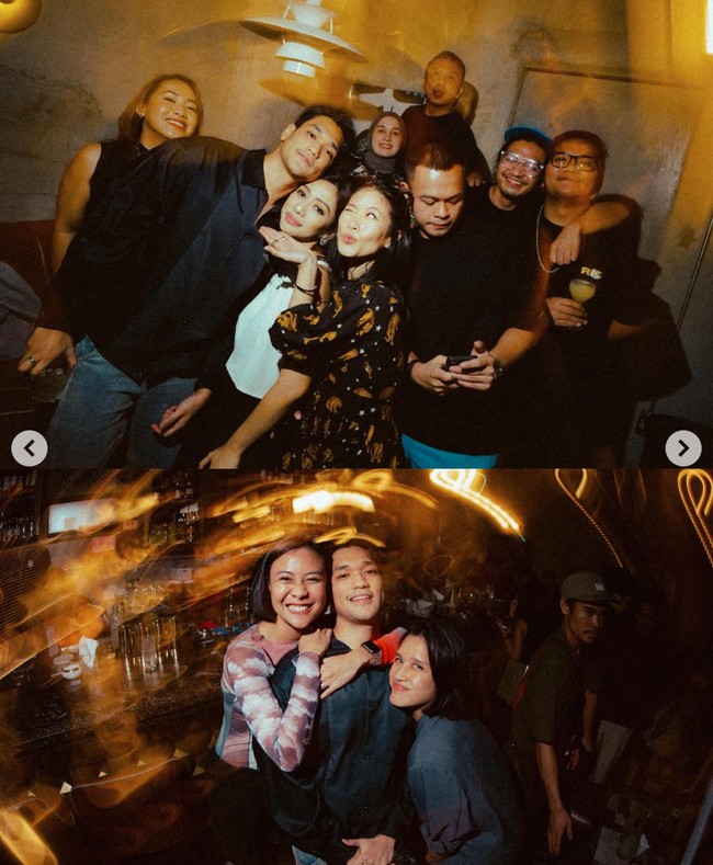 Afgan tampak berpose bersama para tamu yang hadir. Terlihat jelas bahwa Afgan begitu dekat dengan para tamu-tamu undangan yang hadir di sana. Foto: Instagram/@afgan__