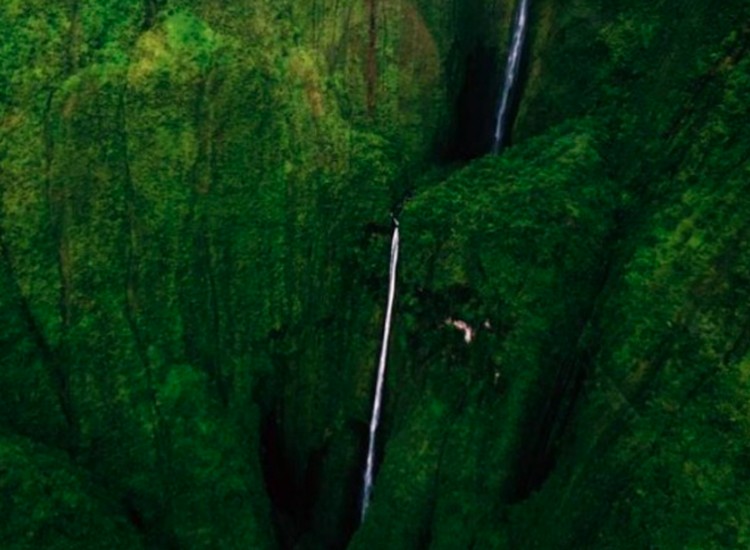 Air Terjun Oloupena, Amerika Serikat Air Terjun Oloupena, Amerika Serikat