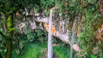 #5 Air Terjun Yumbilla, Peru. Air Terjun ini ditemukan di Amerika Selatan, terletak di wilayah Amazon terpencil di distrik Cuispes, Peru utara. National Geographical Institute Peru mengklaim ketinggiannya adalah 895,4 meter. Namun sumber lain mengatakan air terjun ini 870 meter. Foto: Civitatis.com