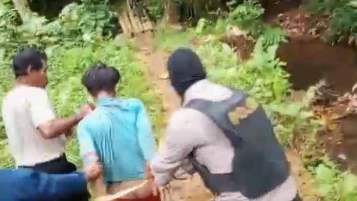 Anak yang pukul ayah pakai batu di Pandeglang hingga tewas ditangkap.
