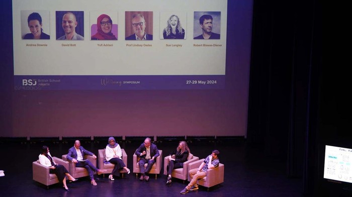 British JSchool Jakarta Gelar Wellbeing Symposium Robert Biswas Psikolog, Yufi Adriani Associate Professor Psikologi di Universitas Islam Negeri Syarif Hidayatullah, David Butcher Principal of BSJ dan Head of Wellbeing BSJ di sela-sela acara Wellbeing Symposium British School Jakarta yang digelar selama 3 hari dimulai dari tanggal 27-29 Mei 2024 di British School Jakarta ( 27 Mei 2024).