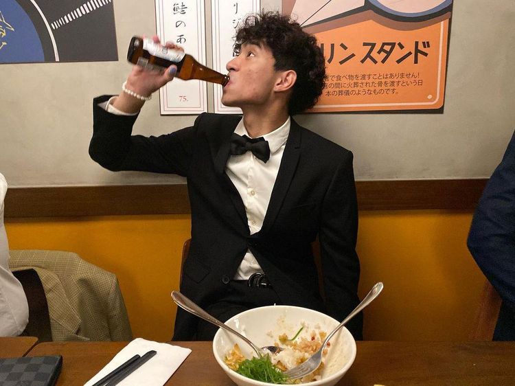 Seru! Momen Devano saat Makan di Restoran Jepang