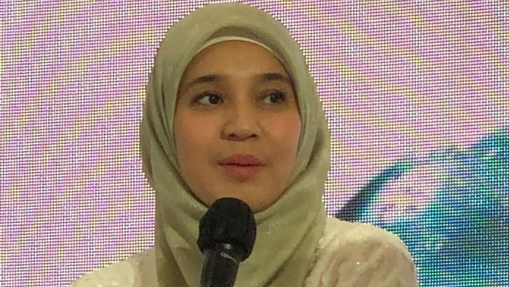 Dhini Aminarti Tunjukkan Pentingnya Girls Power