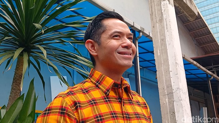 Dude Harlino