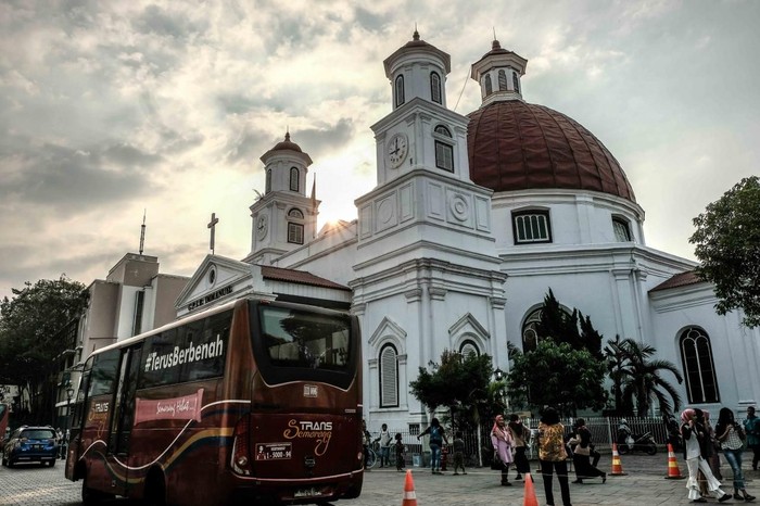 Bus Wisata