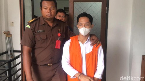 Jero Dasaran Alit menjalani sidang vonis di PN Tabanan, Rabu (29/5/2024).