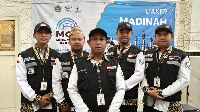 Kasie Sektor Bir Ali Aziz Hegemur (tengah)