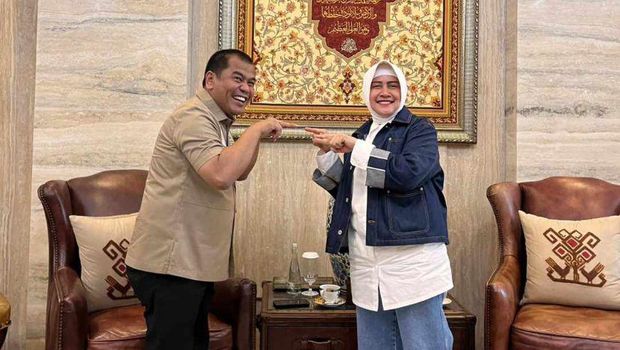 Politisi Golkar Rahman Pina (RP) menemui Ketua Tim Penggerak PKK Kota Makassar, Sulawesi Selatan (Sulsel) Indira Jusuf Ismail.
