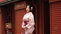 Gaya Maria Vania Liburan ke Jepang, Pertama Kali Lakukan Ini