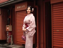 Gaya Maria Vania Liburan ke Jepang, Pertama Kali Lakukan Ini