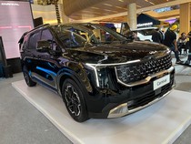 Harga dan Spesifikasi New Kia Carnival