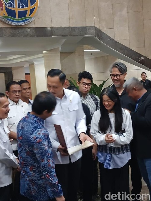 Nirina Zubir dan AHY