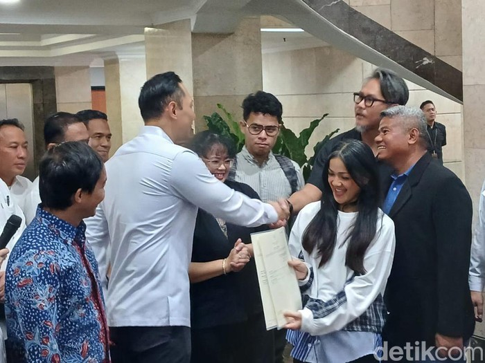 Nirina Zubir dan AHY