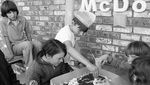 Nostalgia Yuk! Begini Suasana Gerai McDonalds Tahun 1970an